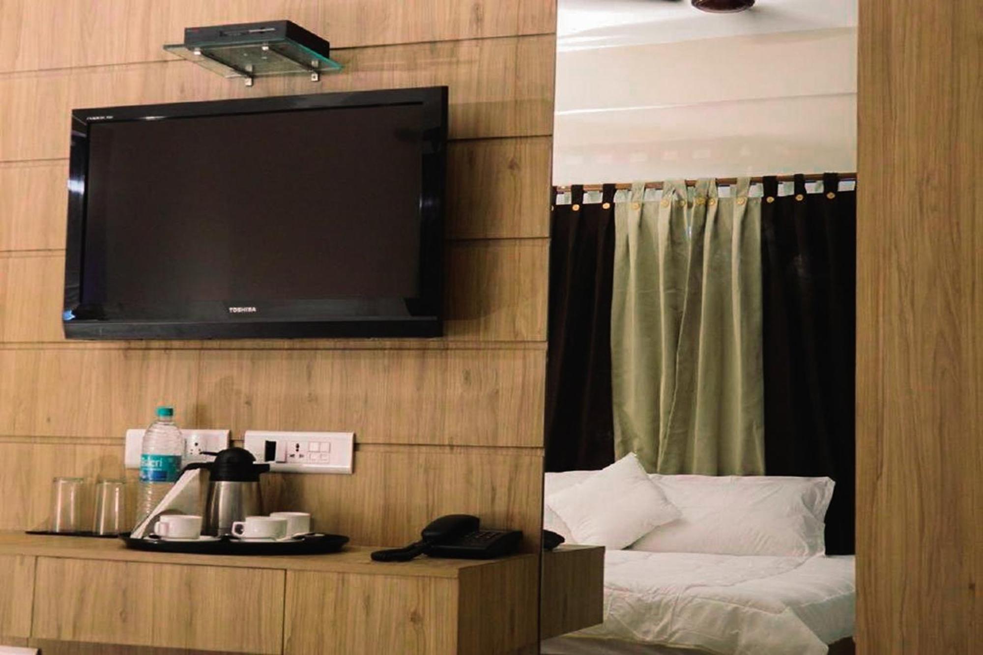 The Kei Inn & Suites Hotel Near Salt Lake Kolkata Exterior photo